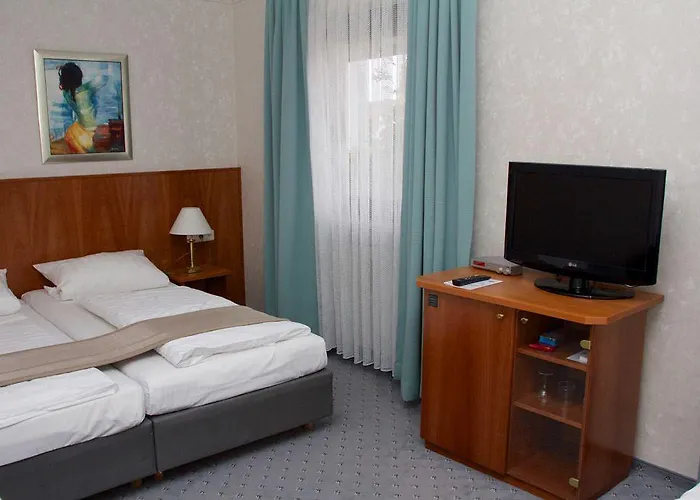 Cristal Hotel 3*